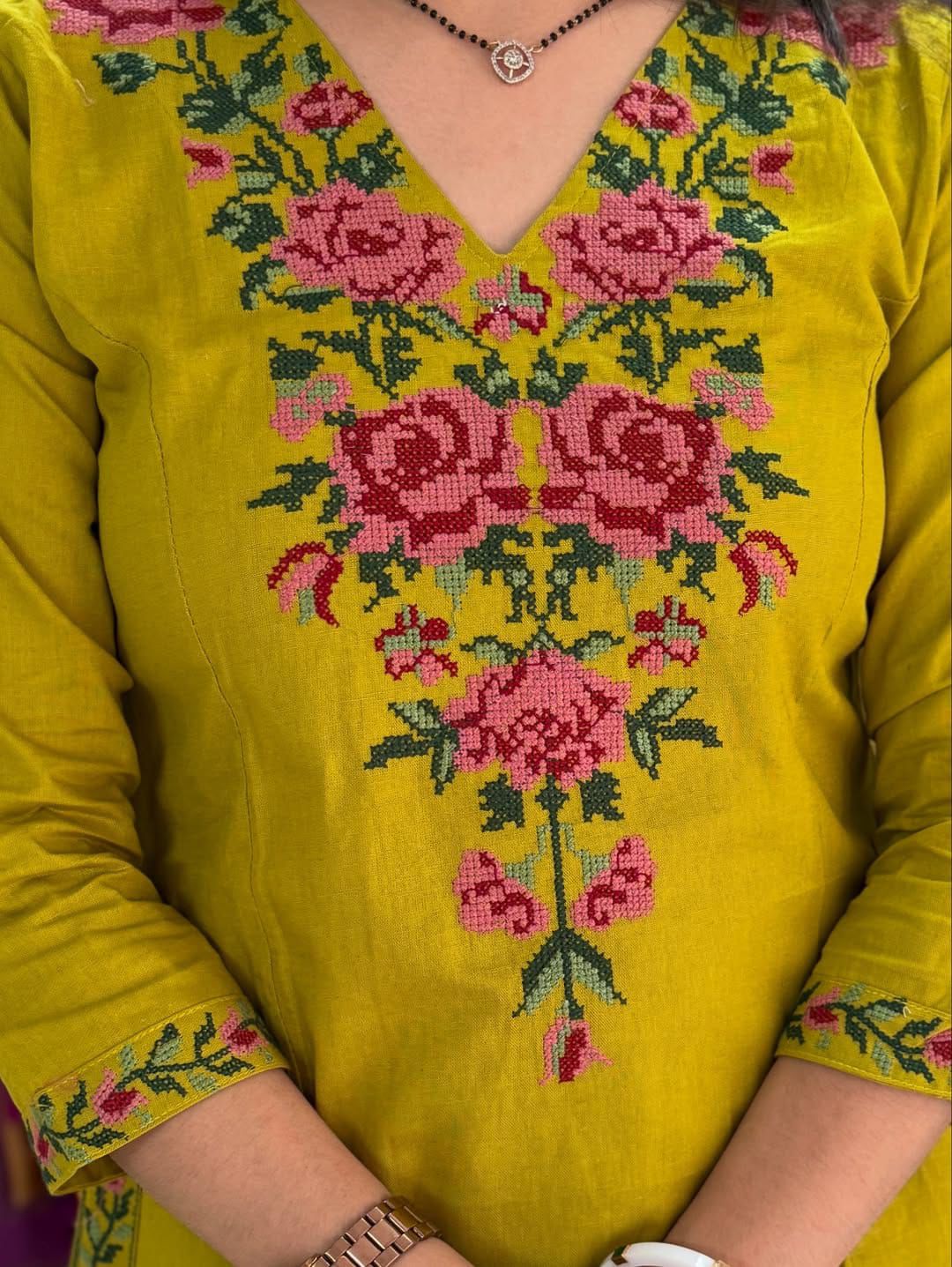 Women'musturd yellow Embroidered Kurta Pant Set with Floral printed Work